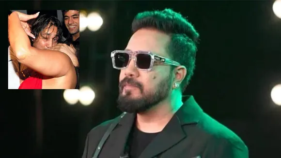 Mika Singh invited rakhi sawant to his birthday party then he caught her and kiss very badly..............