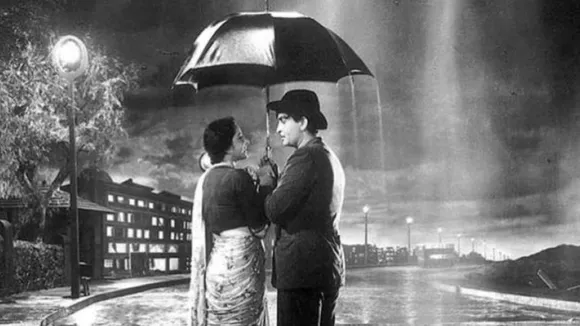 Raj Kapoor was totlly mad in love with nargis he burnt his hand with cigarette after breakup