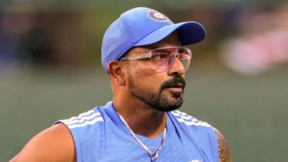 fingers raised on fielding coach T Dilip as there were more than 8 dropped catches against england