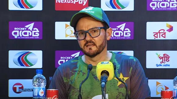 Pakistan coach mike hesson blames mirpur pitch for the defeat against Bangladesh