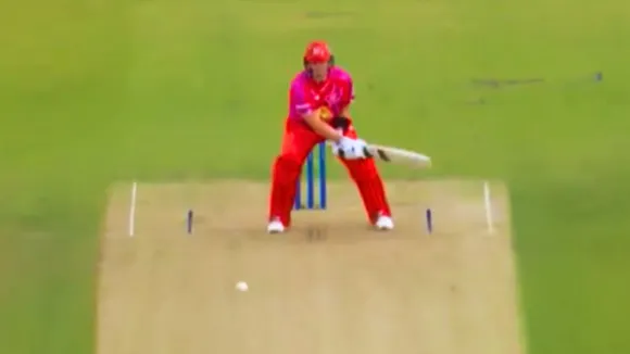 Matthew potts cleverly clean bowled steve smith who tried to play switch hit