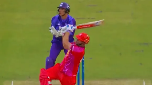 Paul Walter hit a humongous six which creates sensation in the hundred league