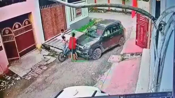 Car thrashed children in Lucknow