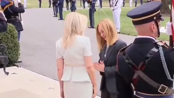 Georgia Meloni Namaste to world Leaders in White house