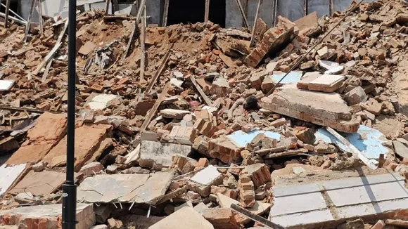 Daryaganj Building Collapsed 3 Killed today