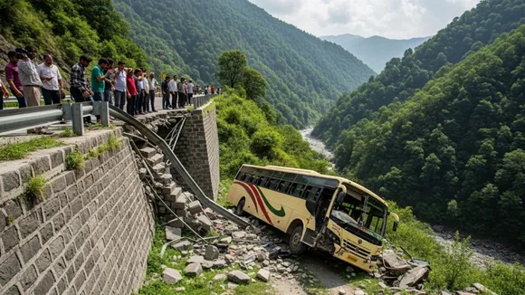 Bus Fall from Bridge 1 Killed and 40 injured Vaishno Devi