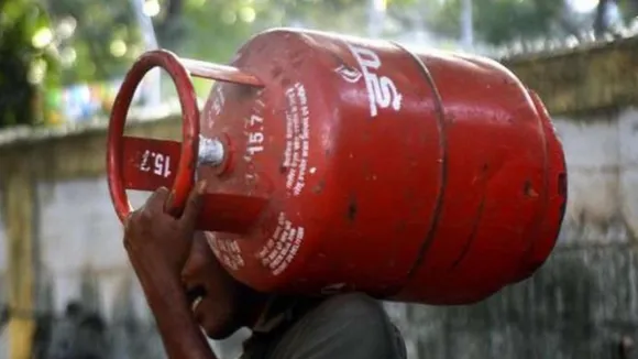 Know how to reduce the risk of Cylinder blast News in hindi