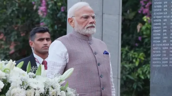 PM Modi pays tribute to former pm manmohan singh