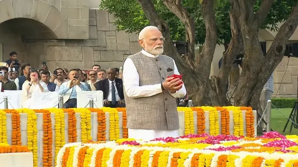 PM Modi at Rajghat