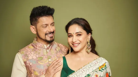 madhuri dixit shriram nene celebrate 26th anniversary actress share special post on social media