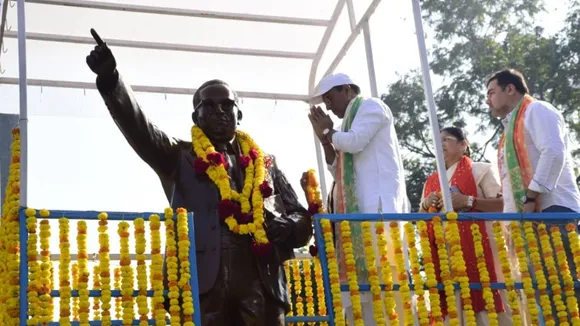 पैदल ही ED ऑफिस पहुंचे रॉबर्ट वाड्रा - 2025-12-06T142054.018