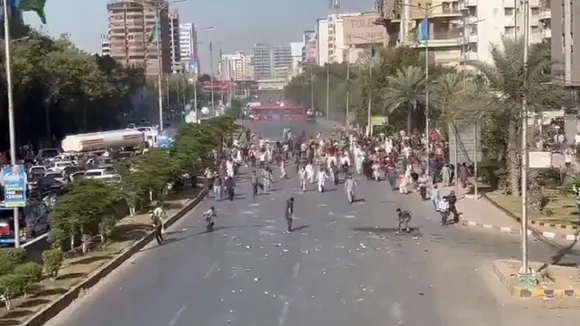 Karachi stone pelting during Sindhi Culture Day