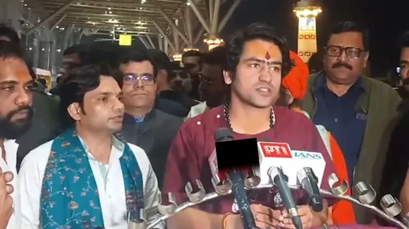 Bageshwar Dham Chief Dhirendra Shastri says Indian Govt Need to Take Action amid Bangladesh Violence