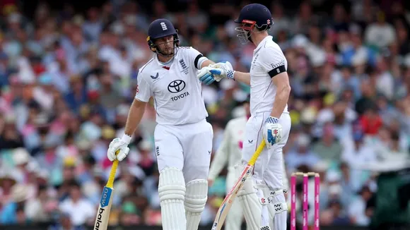 AUS vs ENG DAY-1 report england score 211 runs loss 3 wickets