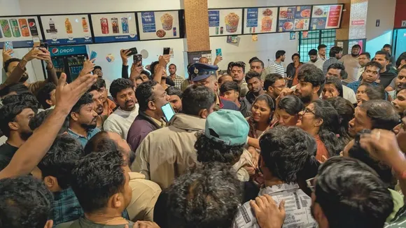 Bengaluru-cinema-hall-hidden-camera