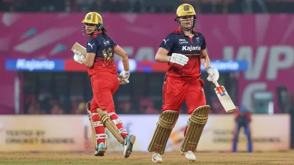 WPL 2026 updated points table after 11 matches RCB fourth consecutive win against delhi capitals