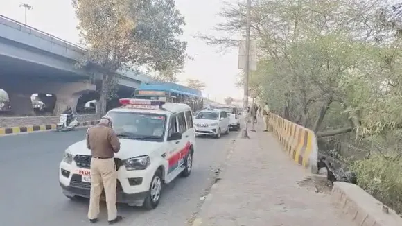 Delhi Peeragarhi car bodies, baba investigation, triple death mystery, Delhi police probe, suicide pact suspected, occult link Delhi, Peeragarhi flyover incident