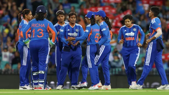 IND W VS AUS W result team india won first t20i by 21 runs against australia