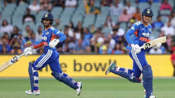 IND W vs AUS W Inning update