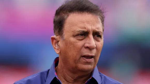 sunil gavaskar suggest team india should include axar patel in playing 11 in the place of arshdeep singh