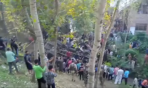Kashmir badgam bsf soldiers bus accident
