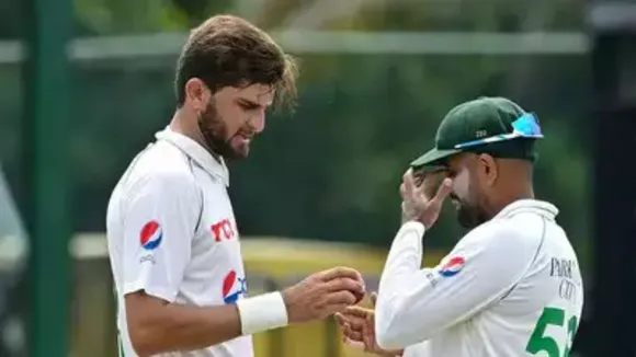 Shaheen Afridi seen calling zimbu to Babar Azam during PAK vs ENG Multan Test watch video