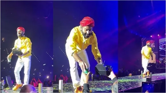Arijit Singh troll for caliing stage temple