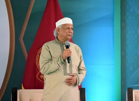 Dhaka: Muhammad Yunus Exchanges Eid Greetings
