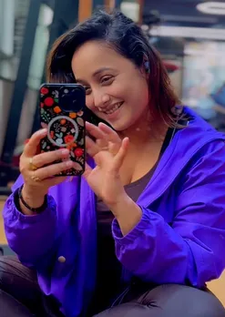 सलमान खान-माधुरी दीक्षित के गाने पर रानी चटर्जी ने बनाई मिरर वीडियो, फैंस का खींचा ध्यान