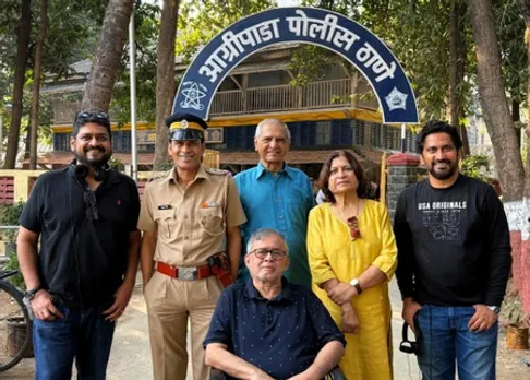 कहानी के नायक इंस्पेक्टर मधुकर जेंडे से मिले पर्दे के हीरो मनोज बाजपेयी, ओम राउत ने साझा की यादगार मुलाकात
