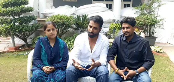 बहन मालविका के साथ बाढ़ पीड़ितों की मदद के लिए मोगा पहुंचे सोनू सूद, बोले- 'असली चुनौतियां अभी बाकी हैं'