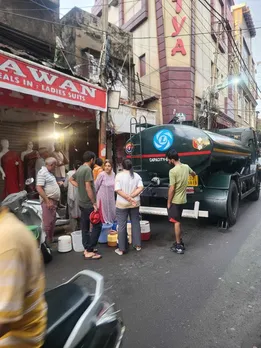 जम्मू-कश्मीर : जल शक्ति विभाग, नगर निगम और जिला प्रशासन की संयुक्त पहल, छह दिन में 50 हजार टैंकर वितरित