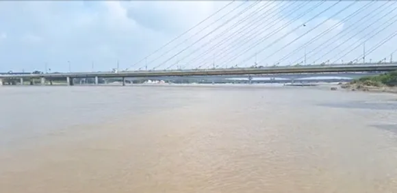 दिल्ली : सिग्नेचर ब्रिज से 55 वर्षीय महिला ने यमुना में लगाई छलांग, सर्च ऑपरेशन जारी