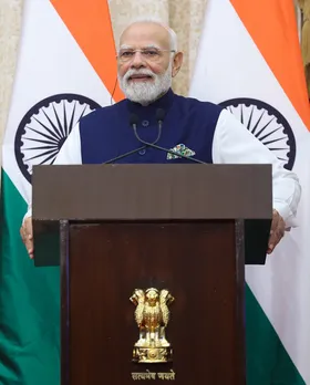 Mumbai: PM Modi holds joint press meet with UK PM Keir Starmer