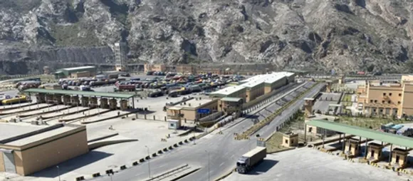Pakistan, Afghan forces exchange heavy fire near border