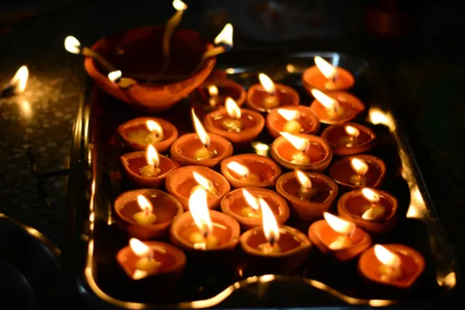 अमेरिका के इन शहरों में होती है दिवाली की छुट्टी, धूमधाम से मनाया जाता है रोशनी का त्योहार