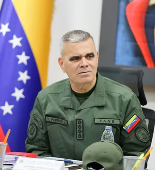 Venezuelan Defence Ministry says it rejects any US-subservient government