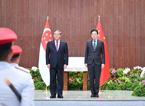ली छ्यांग ने सिंगापुर के प्रधानमंत्री लॉरेंस वोंग के साथ वार्ता की