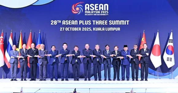 ली छ्यांग ने 28वीं आसियान-चीन-जापान-दक्षिण कोरिया नेताओं की बैठक में भाग लिया