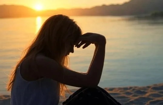 विटामिन बी12 की कमी को ना करें नजरअंदाज, आयुर्वेद से जानें लक्षण और उपाय