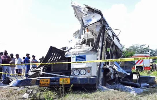 19 killed, 22 injured in bus-lorry collision in Telangana