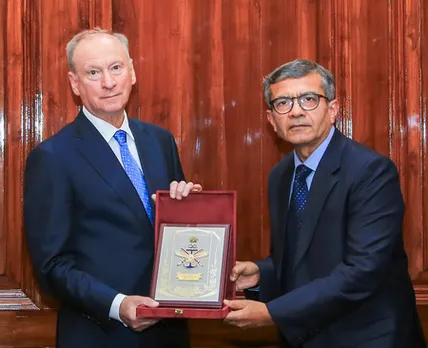 New Delhi: Defence Secretary Meets Russian Maritime Board Chairman