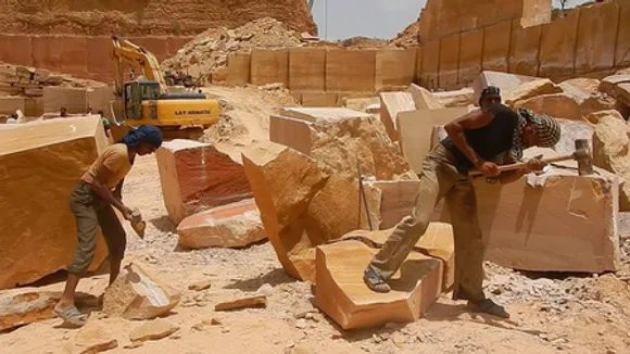 जम्मू-कश्मीर में पहले चूना-पत्थर ब्लॉक की नीलामी कल से होगी शुरू, राज्य में रोजगार के अवसर बढ़ेंगे