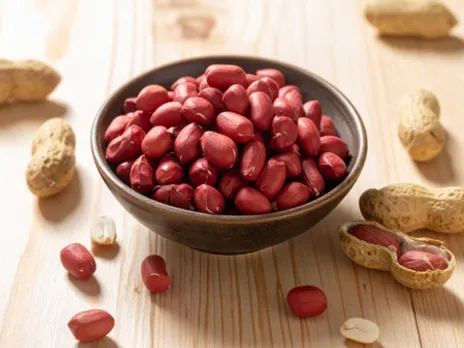 सर्दियों में औषधि की तरह काम करती है मूंगफली, ऐसे खाने से दोगुने होंगे फायदे