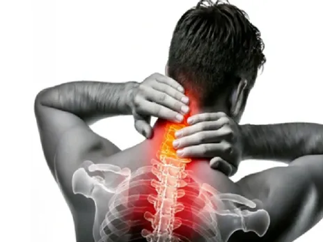 सर्दियों में बढ़ जाता है सर्वाइकल का दर्द, कुछ आसान बदलावों से बदल जाएगी पूरी जिंदगी