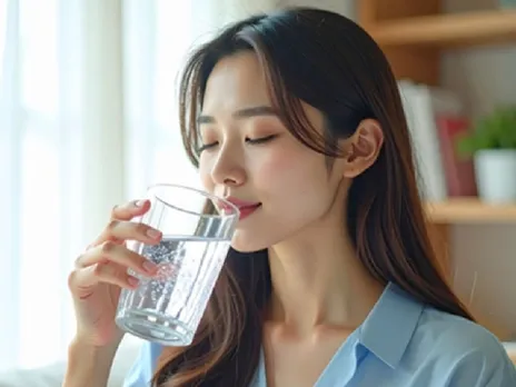 ठंडा पानी या गर्म पानी? आयुर्वेद से जानें कौन सा पानी है शरीर के लिए लाभकारी