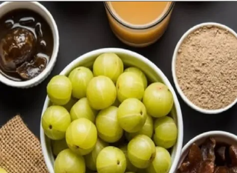 नहीं चाहते कि समय से पहले आ जाए बुढ़ापा, एक आंवले में छिपे हैं कई सौंदर्य गुण