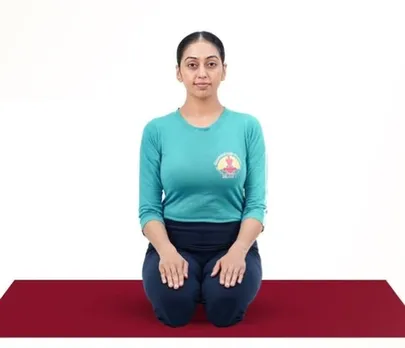 दर्द, ऐंठन और सूजन...पीरियड्स में बेहाल रहता है लाडली का हाल? ये योगासन देंगे राहत