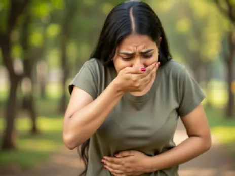 सुबह उठते ही मुंह खट्टा या कड़वा होना देता है पेट से जुड़ी बीमारी का संकेत, जानें क्या है कारण