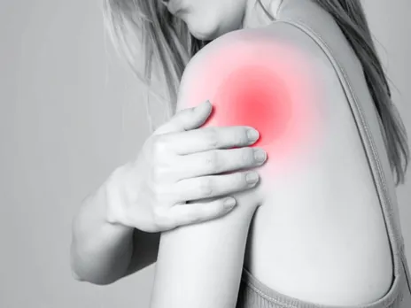 त्वचा से जुड़े रोग शरीर के भीतर चल रहे असंतुलन का संकेत, आयुर्वेद से जानें बाहरी और आंतरिक देखभाल का तरीका